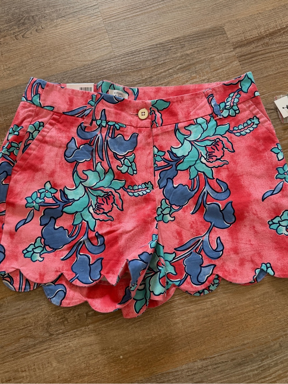crown & ivy Red Blue Floral Scallop-Hem Shelby Shorts 10 NWTS July 4th